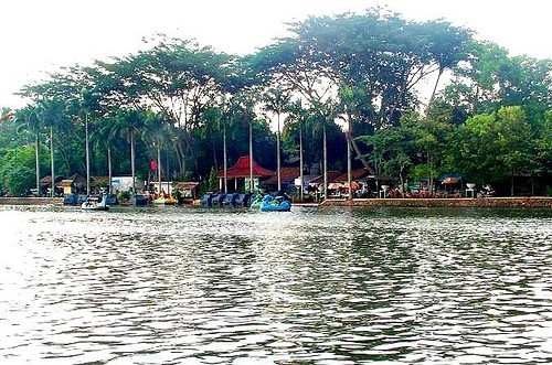 tempat wisata Setu Babakan di Jakarta