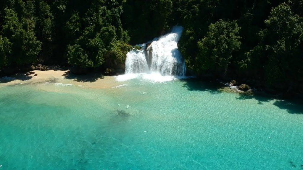 38 Tempat Wisata di Papua Barat Yang Sangat Indah - INFOWISATAID