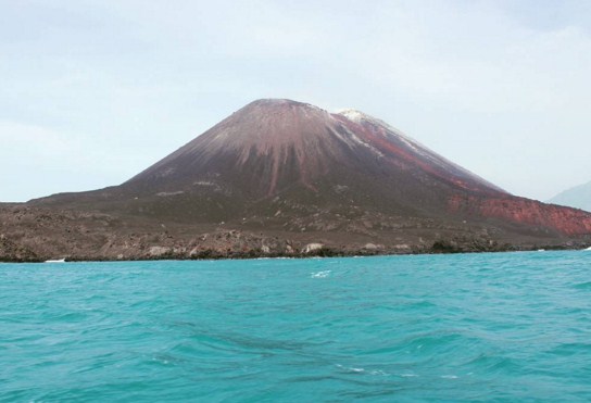 tempat wisata di lampung - Gunung Krakatau