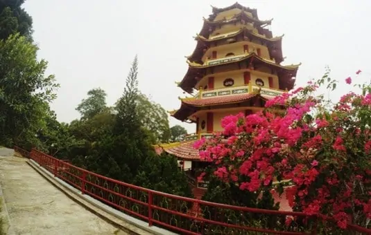 tempat wisata di papua barat - Pagoda Sapta Ratna