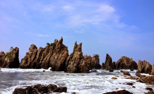 tempat wisata Pantai Gigi Hiu di lampung
