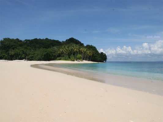 tempat wisata di papua barat - Pantai Tanjung Kasuari