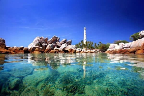 tempat wisata di bangka belitung - Pulau Lengkuas