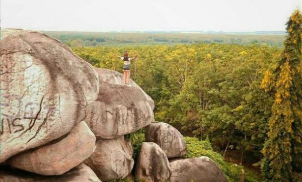 tempat wisata di lampung - Taman Batu Granit Tanjung Bintang