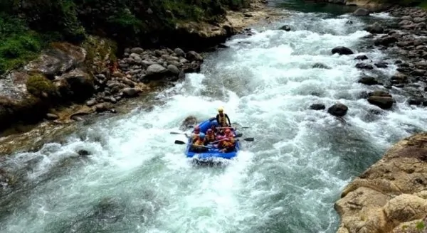 Arung Jeram Sungai Manna