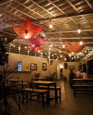 tempat makan romantis di Bogor - Favela Sunset Café