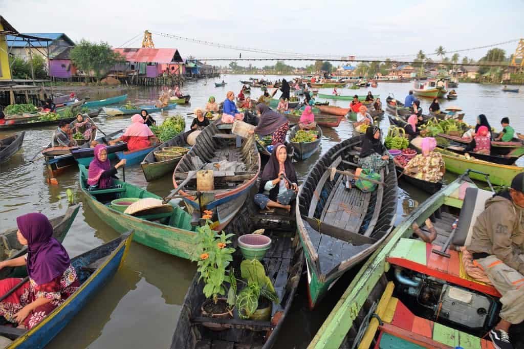 Pasar Apung Kalimantan
