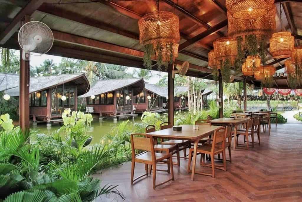 Tempat romantis di Tangerang Talaga Sampireun